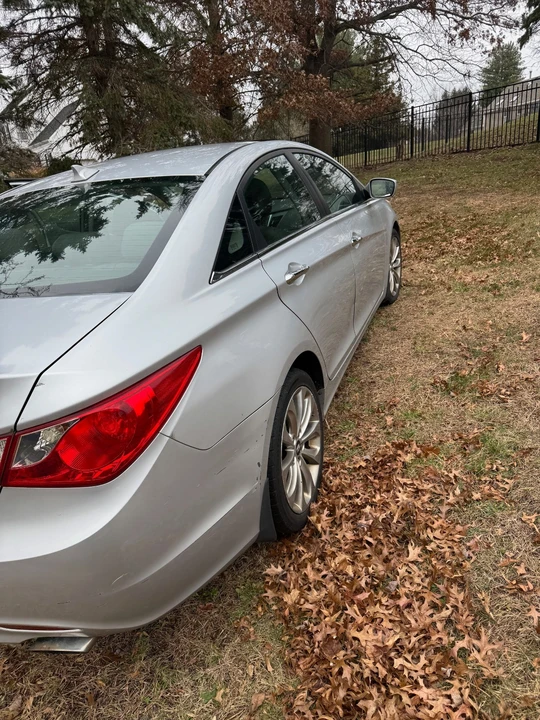 2012 Hyundai Sonata - Image 12 of 21