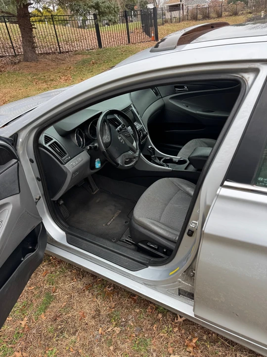 2012 Hyundai Sonata - Image 9 of 21