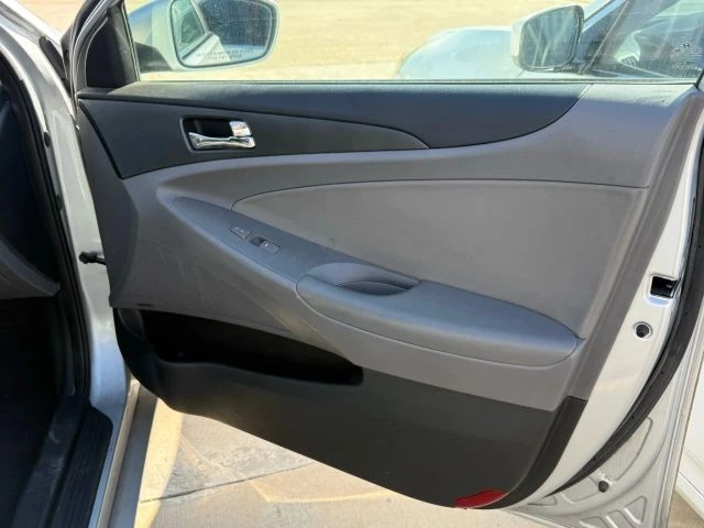 2012 Hyundai Sonata - Image 12 of 12