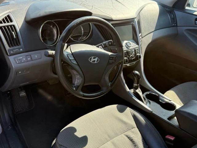 2012 Hyundai Sonata - Image 10 of 12