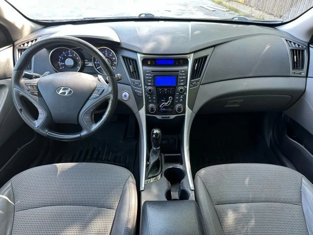 2012 Hyundai Sonata - Image 13 of 20