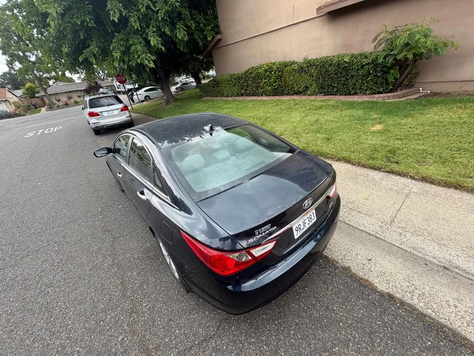 2012 Hyundai Sonata - Image 5 of 8