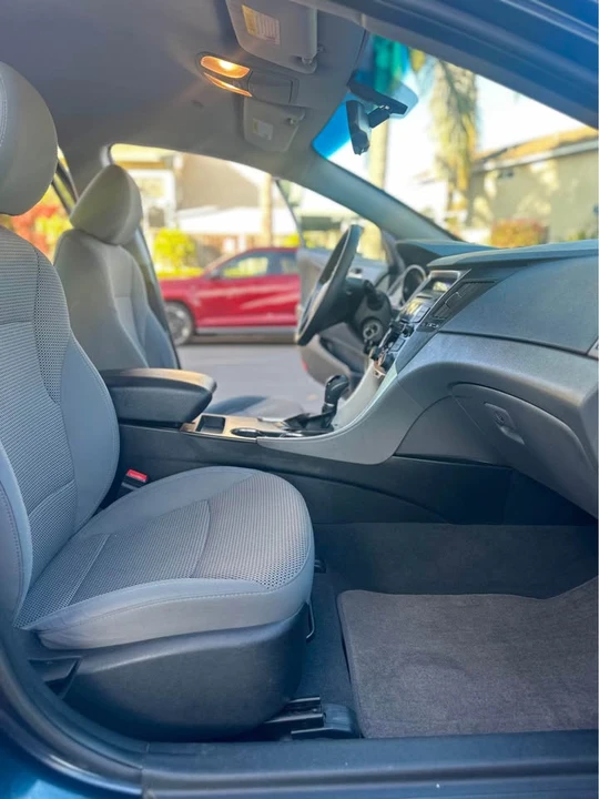 2012 Hyundai Sonata - Image 14 of 19