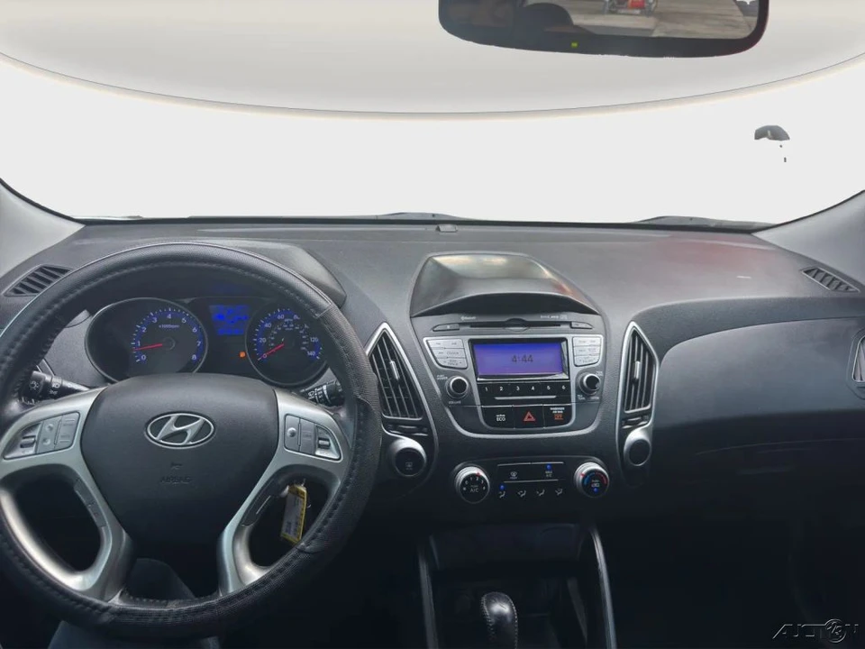 2012 Hyundai Tucson - Image 15 of 21
