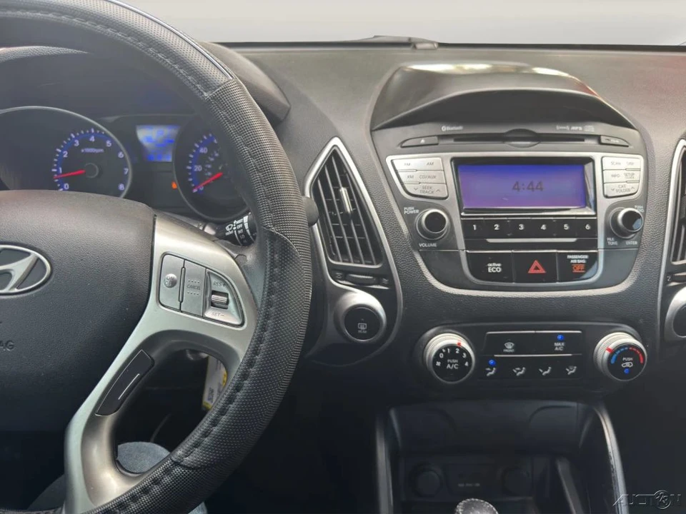 2012 Hyundai Tucson - Image 16 of 21