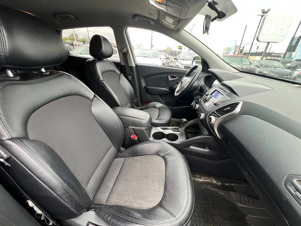 2012 Hyundai Tucson - Image 17 of 20