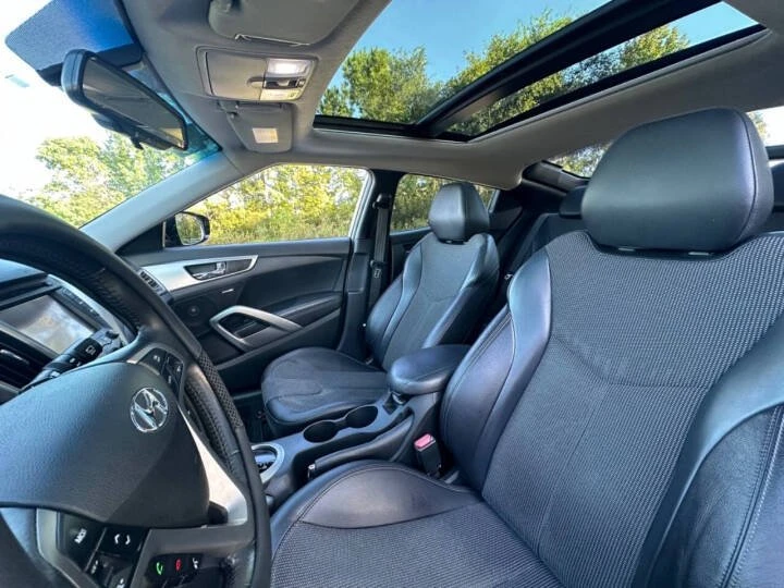 2012 Hyundai Veloster - Image 9 of 19