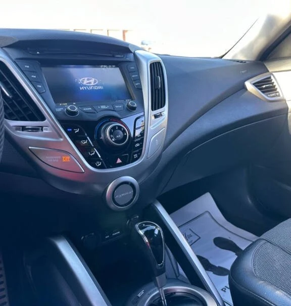 2012 Hyundai Veloster - Image 18 of 19