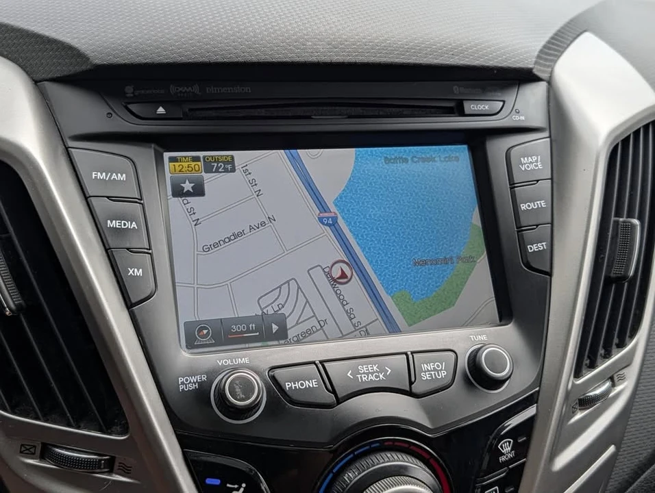 2012 Hyundai Veloster - Image 18 of 19