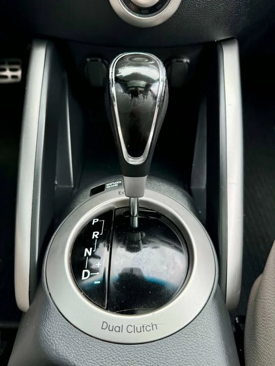 2012 Hyundai Veloster - Image 18 of 20