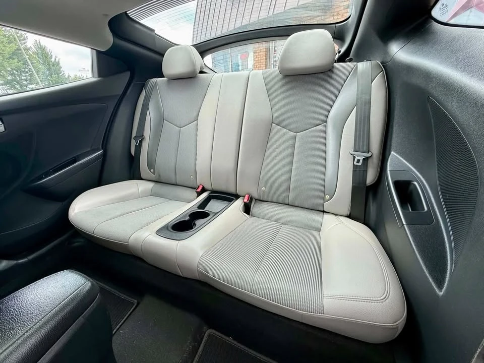 2012 Hyundai Veloster - Image 10 of 20