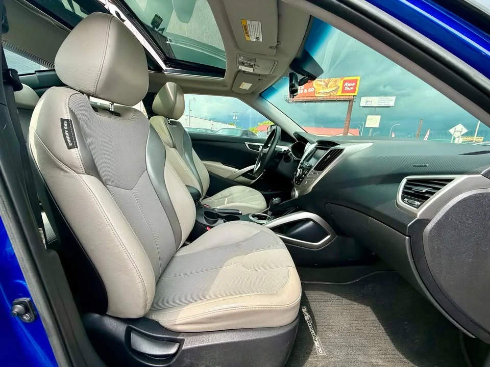 2012 Hyundai Veloster - Image 11 of 20