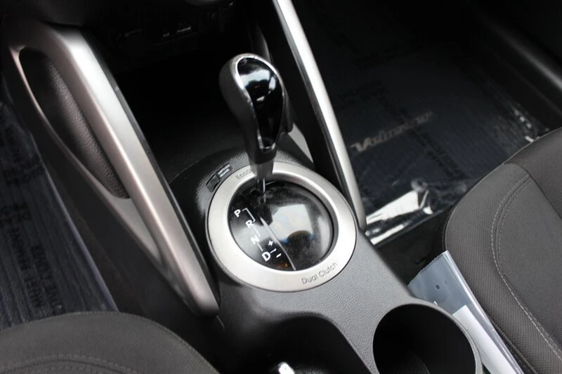2012 Hyundai Veloster - Image 12 of 18