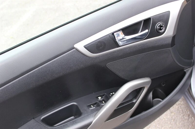 2012 Hyundai Veloster - Image 11 of 18