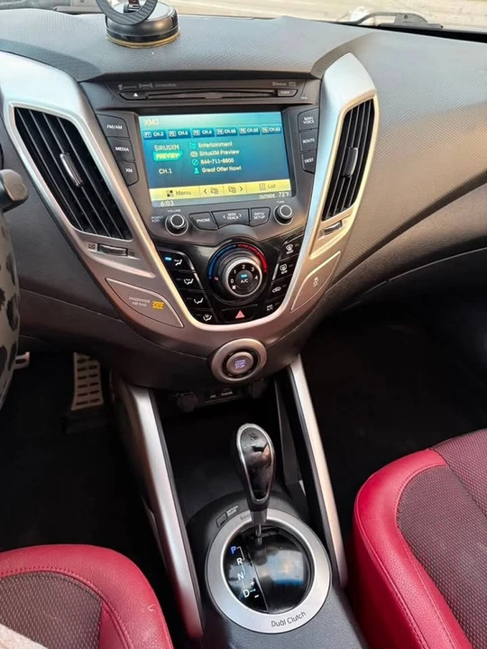 2012 Hyundai Veloster - Image 14 of 17