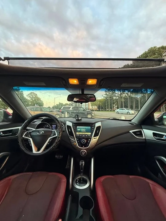 2012 Hyundai Veloster - Image 11 of 17