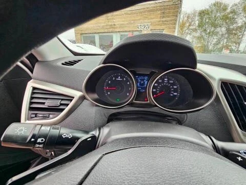 2012 Hyundai Veloster - Image 16 of 19