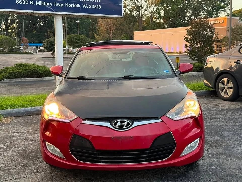 2012 Hyundai Veloster - Image 2 of 17