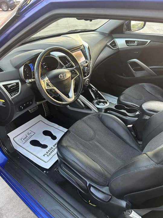 2012 Hyundai Veloster - Image 6 of 8