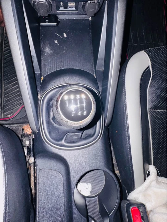 2012 Hyundai Veloster - Image 6 of 7