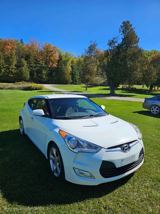 2012 Hyundai Veloster - Image 2 of 10