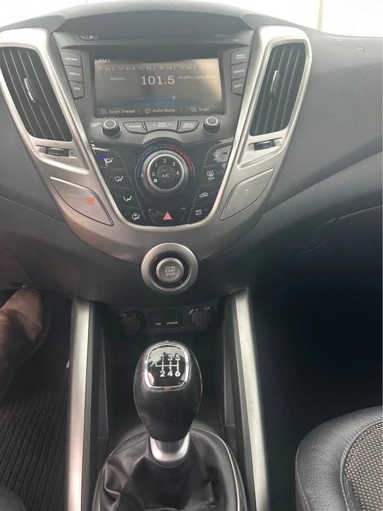2012 Hyundai Veloster - Image 11 of 13