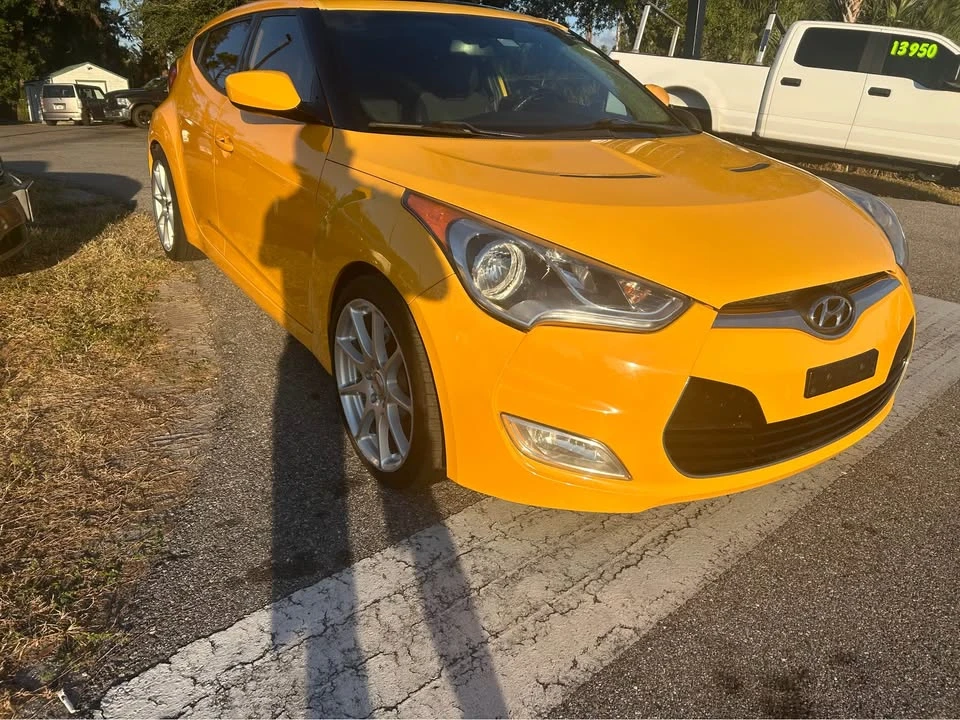 2012 Hyundai Veloster - Image 2 of 13