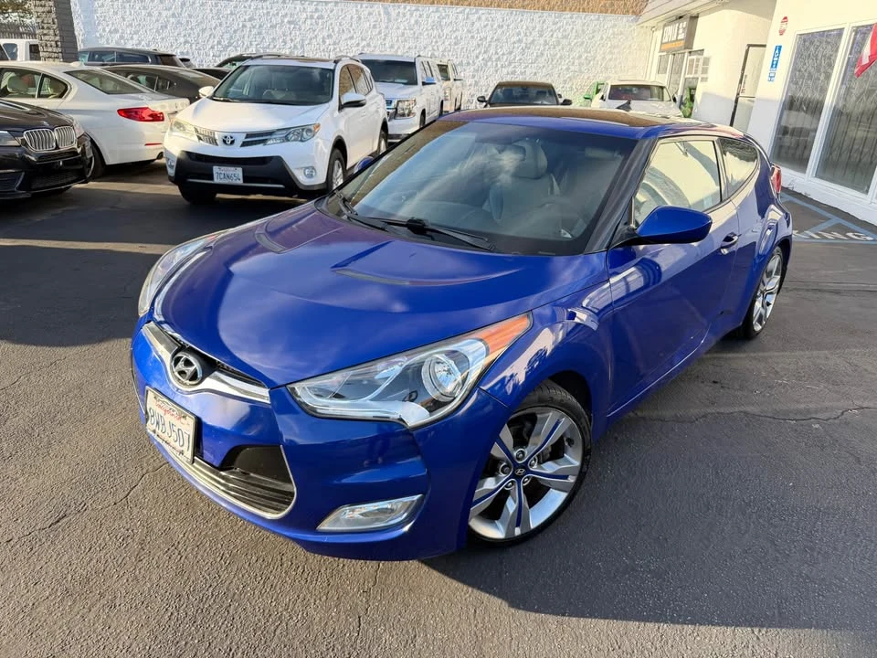 2012 Hyundai Veloster - Image 2 of 17