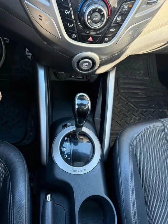 2012 Hyundai Veloster - Image 11 of 12