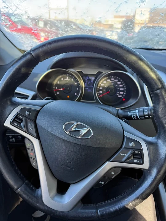 2012 Hyundai Veloster - Image 9 of 12