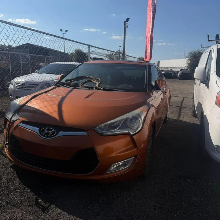 2012 Hyundai Veloster - Image 2 of 3