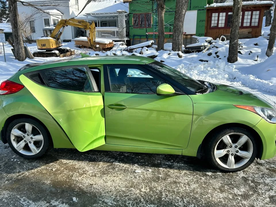 2012 Hyundai Veloster - Image 10 of 11