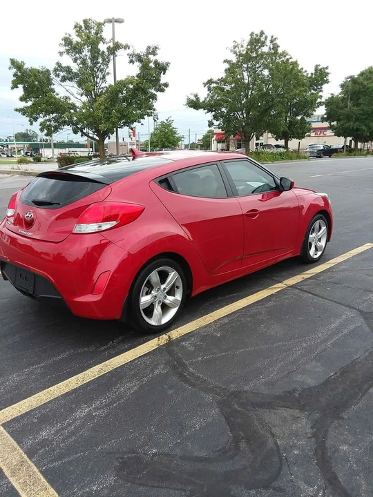 2012 Hyundai Veloster - Image 2 of 3