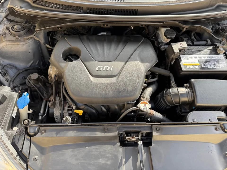 2012 Hyundai Veloster - Image 8 of 9