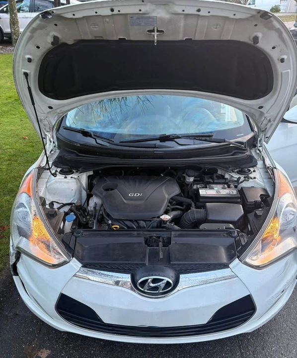 2012 Hyundai Veloster - Image 4 of 4