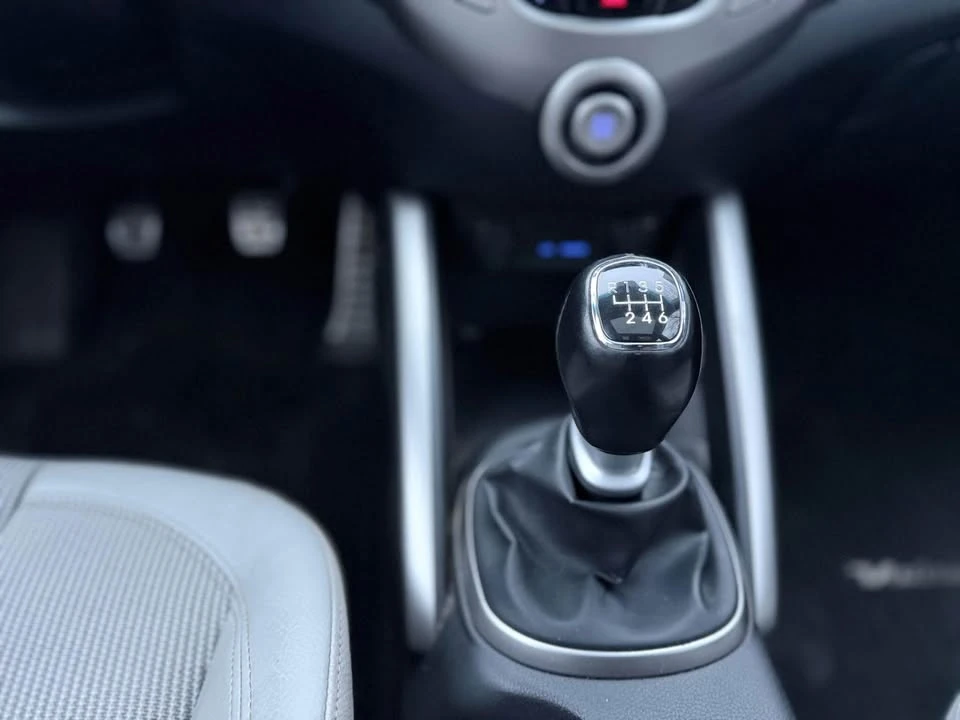 2012 Hyundai Veloster - Image 8 of 9