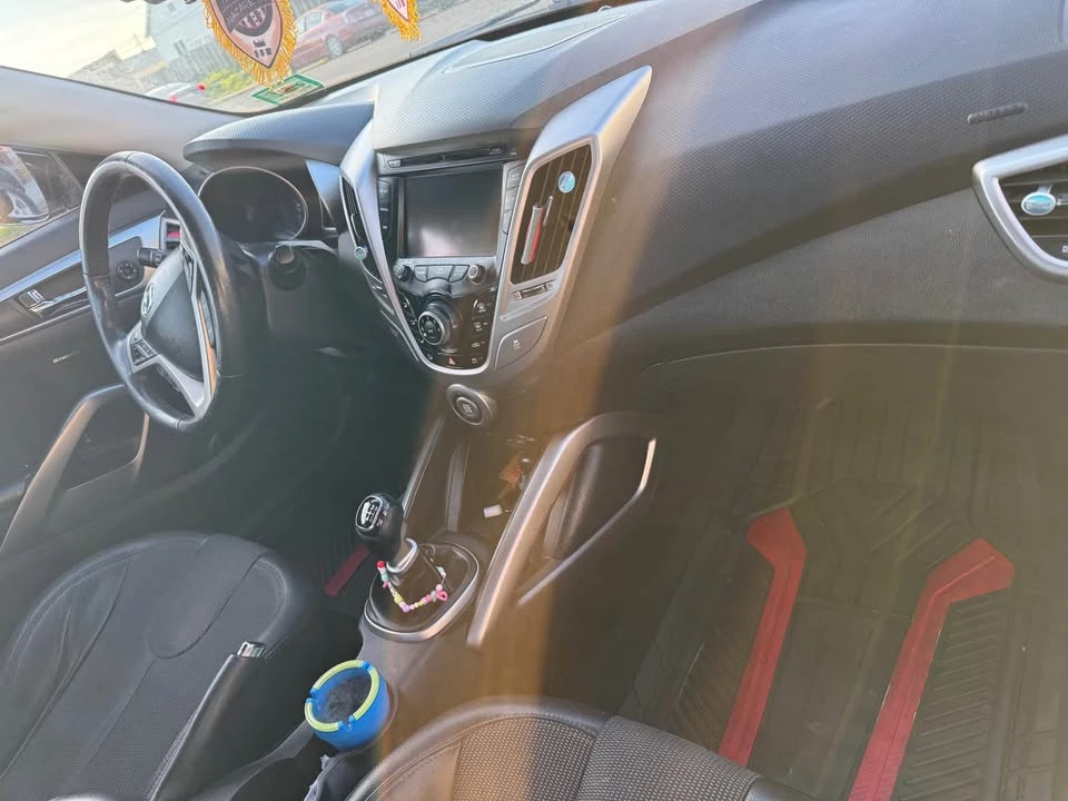 2012 Hyundai Veloster - Image 2 of 6