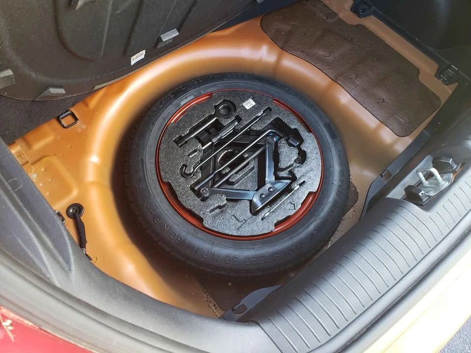 2012 Hyundai Veloster - Image 17 of 18