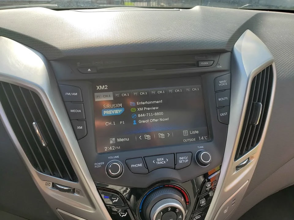 2012 Hyundai Veloster - Image 7 of 18
