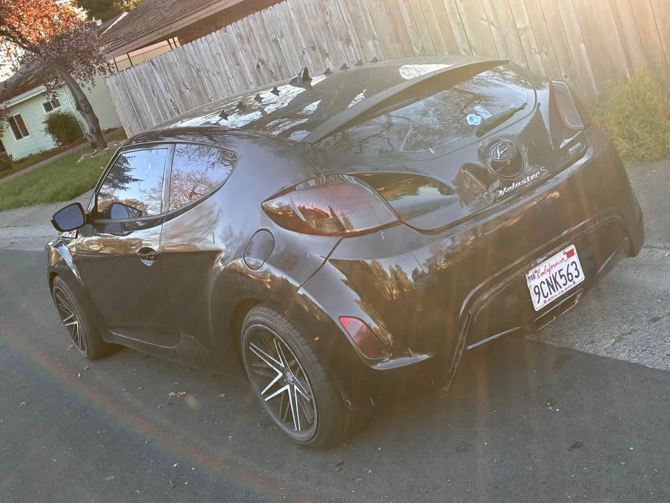 2012 Hyundai Veloster - Image 2 of 2