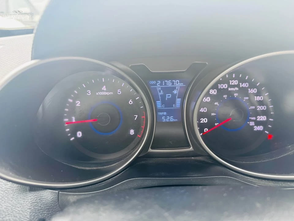 2012 Hyundai Veloster - Image 11 of 13