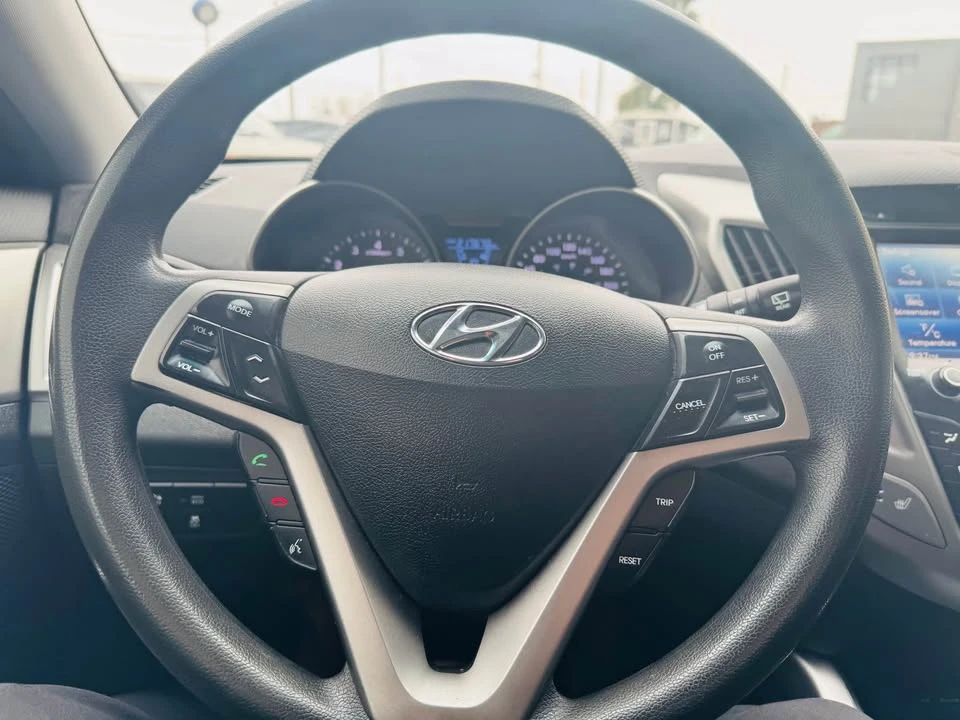 2012 Hyundai Veloster - Image 10 of 13