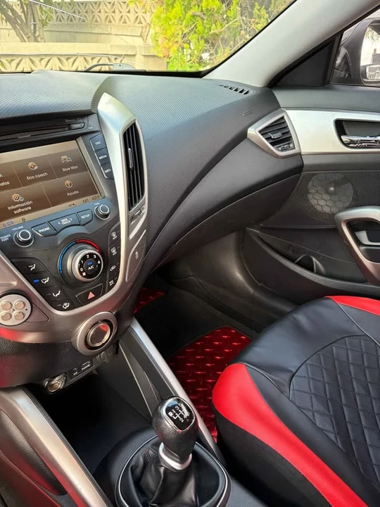 2012 Hyundai Veloster - Image 6 of 11