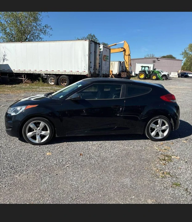 2012 Hyundai Veloster - Image 2 of 14