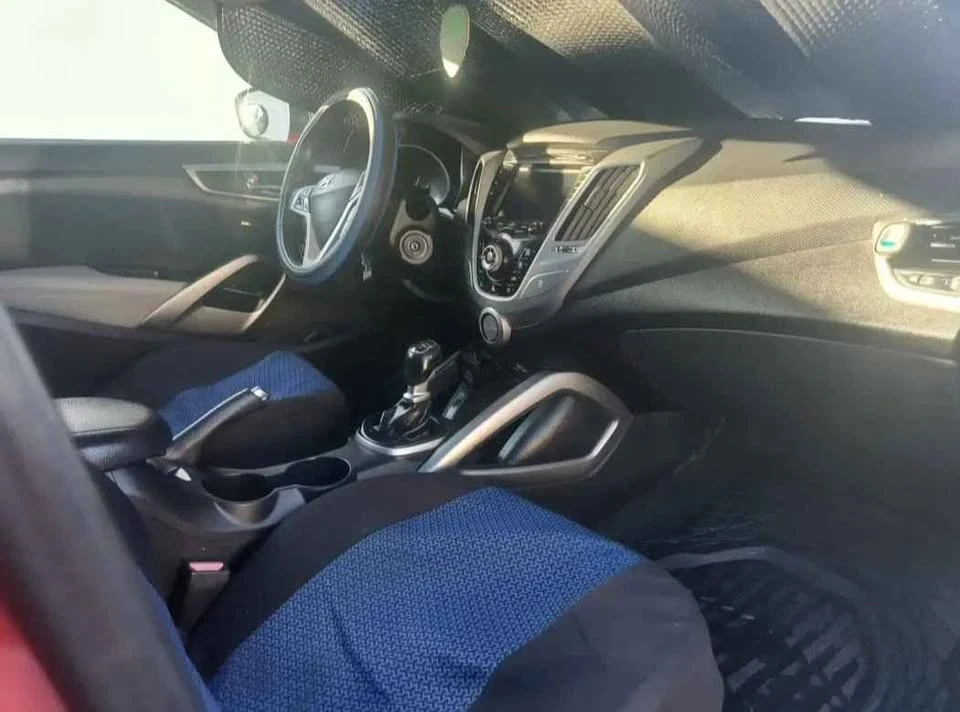 2012 Hyundai Veloster - Image 10 of 11