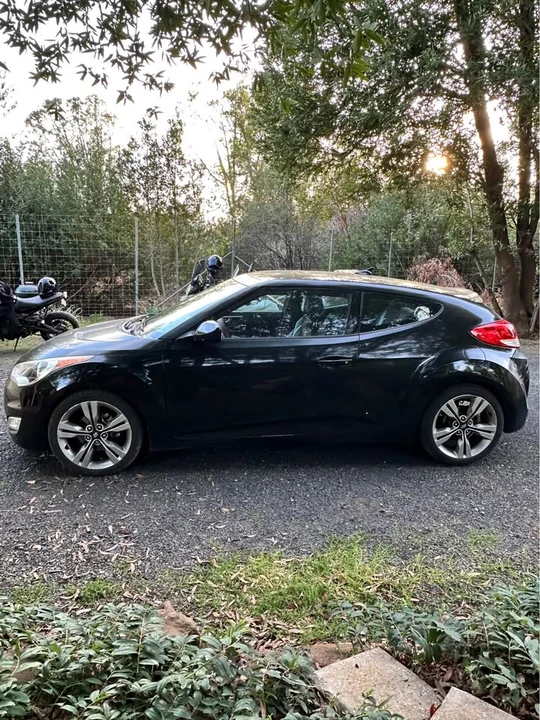 2012 Hyundai Veloster - Image 2 of 7