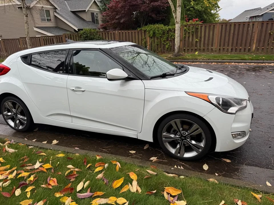 2012 Hyundai Veloster - Image 10 of 12