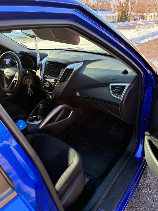 2012 Hyundai Veloster - Image 7 of 11