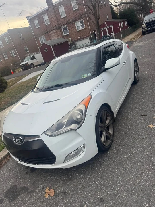 2012 Hyundai Veloster - Image 3 of 4