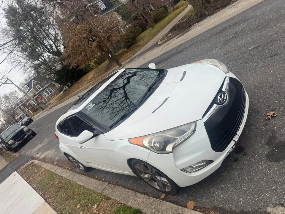 2012 Hyundai Veloster - Image 4 of 4